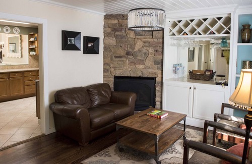 Panorama Heights House | Quiet 3 Bedroom Downtown Boulder Home on .25 acres