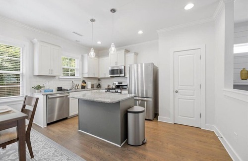 East Durham House | Quiet 3BR/2.5BA with Fenced Yard—10-min drive to Duke University & Downtown