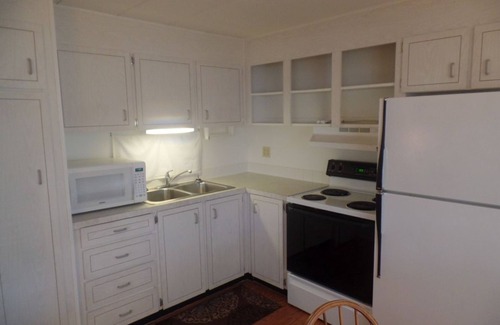 Sarasota House | Quiet 55+ Community Mobile Home for Rent