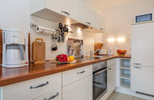 Zingst Apartment | Quiet and central vacation apartment with fireplace by the Baltic Sea