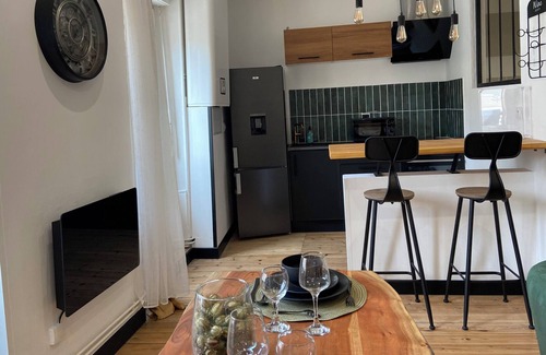 Bastide Apartment | Quiet and bright 52 m² apartment in Bordeaux.
