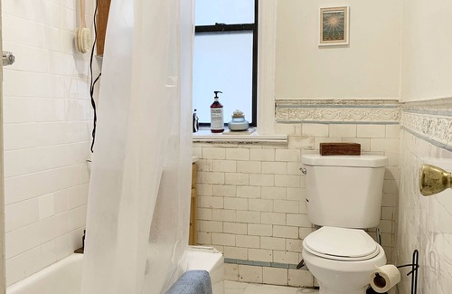 Crown Heights Apartment | Quiet and Clean Apartment in Crown Heights