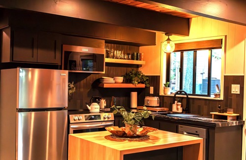 Mi-Wuk Village Cabin | Quiet and Cozy, Stunning A-Frame Cabin in Sugar Pine!