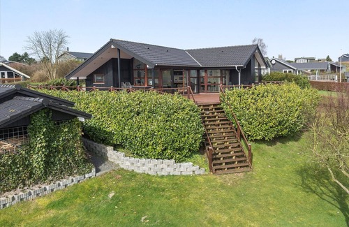 Hejlsminde Strand House | Quiet and idyllic location with a panoramic view of the sea