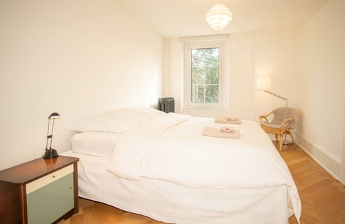 Basel Apartment | Quiet and modern apartment right next to the park