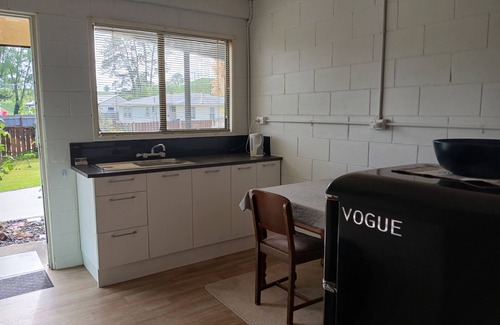 Putaruru Apartment | Quiet apartment with WiFi, parking, kitchen & bathroom in charming Putāruru -