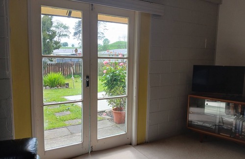 Putaruru Apartment | Quiet apartment with WiFi, parking, kitchen & bathroom in charming Putāruru -