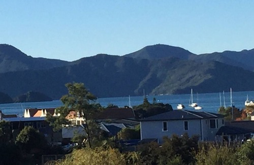 Picton House | Quiet Bach Near Marina