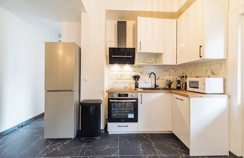 Guingamp Apartment | Quiet balcony, close to train station Hotel Lefort