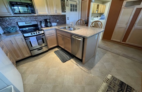 Thermopolis House | Quiet Barn on Big Horn River, Thermopolis, WY