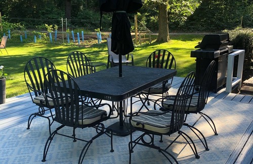 Manomet House | Quiet Beach Home, walk to beach