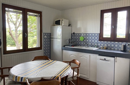 Laa-Mondrans House | Quiet Béarnaise house, view of the Pyrenees, 2km from Orthez (12,000 inhabitants)