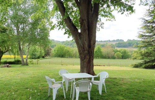 Laa-Mondrans House | Quiet Béarnaise house, view of the Pyrenees, 2km from Orthez (12,000 inhabitants)