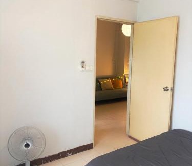 Chang Phueak Apartment | Quiet Budget Room