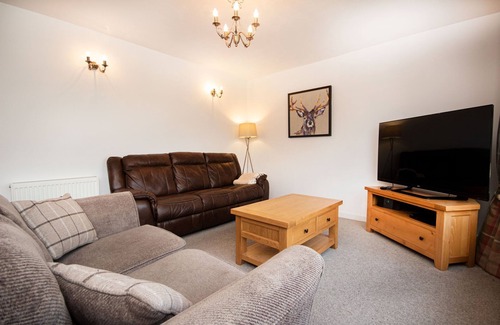 Conon Bridge House | Quiet central Highland location, Inverness 15 minutes drive, NC500 within a few minutes.