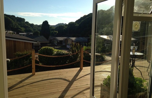 Mumbles Ski Chalet | Quiet chalet, near the beach with park view