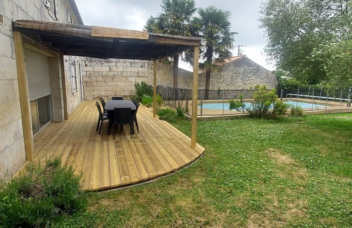 Chaniers House | Quiet Charente house with private pool