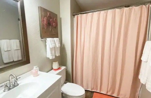 Canyon Lake Cottage | Quiet, close to lake, Whitewater & Horseshoe- up to 10/Family & Pet Friendly