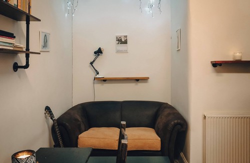 Glasgow Apartment | Quiet, Cosy One-bedroom Flat in a Fantastic Location, 15 Mins From Centre