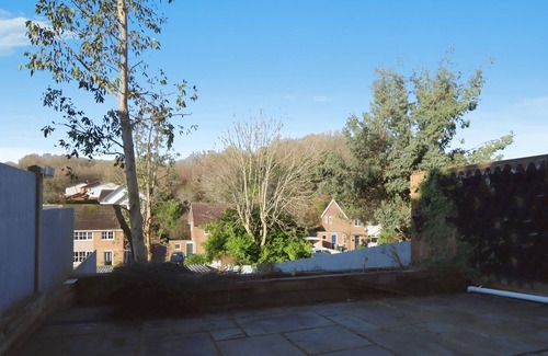 Graig House | Quiet cosy terraced house on a pedestrian only street with parking to rear