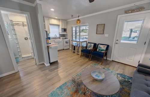 Fulton Cottage | Quiet Cottage steps away from Fulton Pier | Sleeps 4