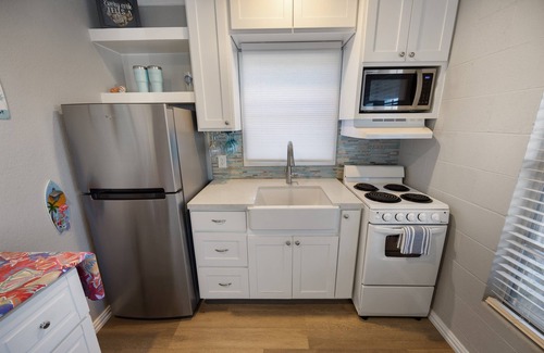 Fulton Cottage | Quiet Cottage steps away from Fulton Pier | Sleeps 4