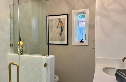 Carmel Cottage | Quiet Cottage in Carmel, near Barnyard