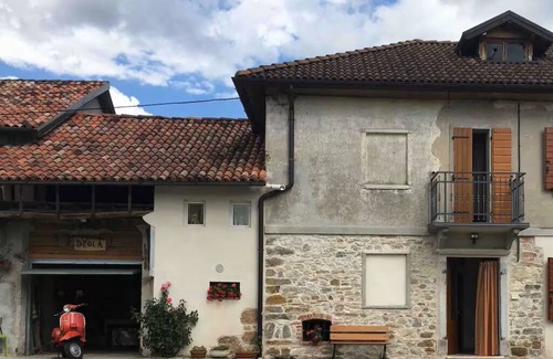 Limana House | Quiet country home with stunning view of the Dolomites