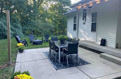 Pleasant View House | Quiet Country Road 4BR Chic Home