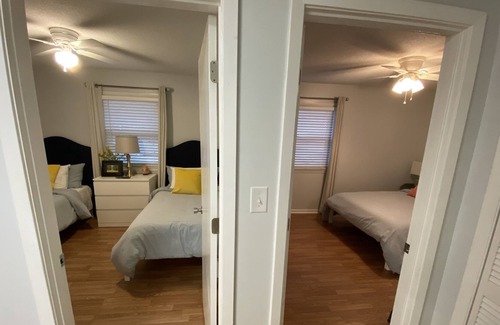 Raleigh House | Quiet & cozy 2 bedroom with large yard