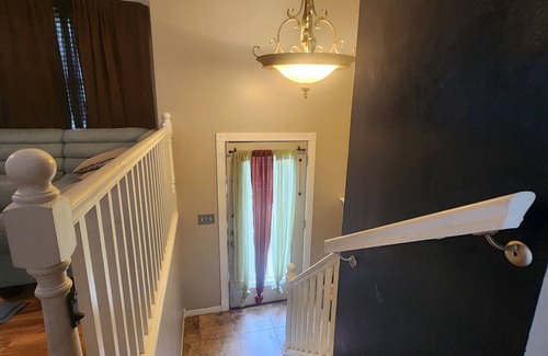 Burlington House | Quiet fenced in bi-level home on a cul-de-sac street.