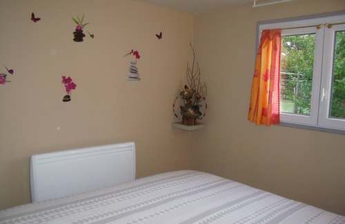 Saint-Hilaire-la-Gravelle Cottage | Quiet house near the forest for 3 people