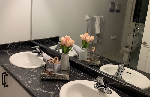 Angus House | Quiet getaway in Angus, ON