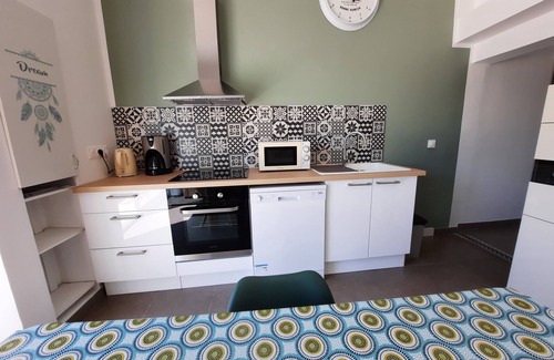 Balanzac Cottage | Quiet gite with pool between Saintes and Royan