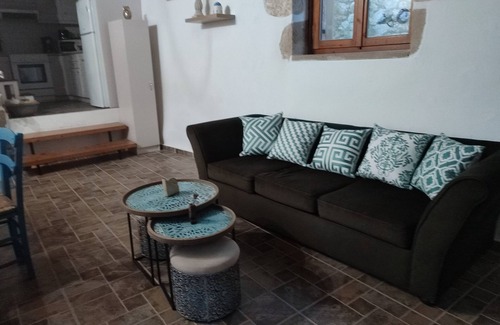 Embrosneros House | QUIET HOUSE WITH POOL IN A PRETTY VILLAGE 30 KM FROM LA CANEE