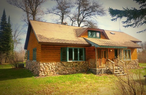 Crivitz House | Quiet, isolated, beautiful home