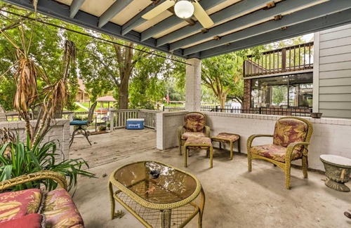 Willis House | Quiet Lake Conroe Townhome with Water-View Deck