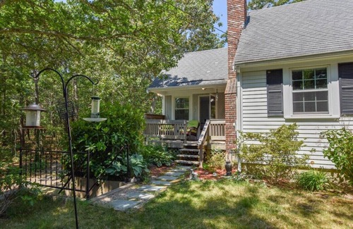 Eastham House | Quiet Location Near Oceanside Beaches!