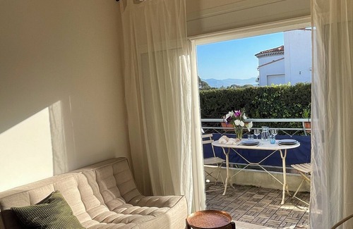 Cap-d'Antibes Apartment | Quiet location on Cap d'Antibes, sea view and 2 minutes from the most beautiful beaches