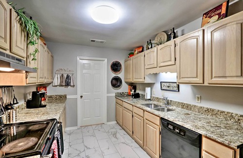 Memphis Cottage | Quiet Memphis Home on 20 Acres: 10 Mi to Downtown!