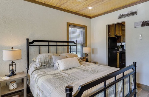 Neosho Apartment | Quiet Missouri Retreat: Walk to Downtown Neosho