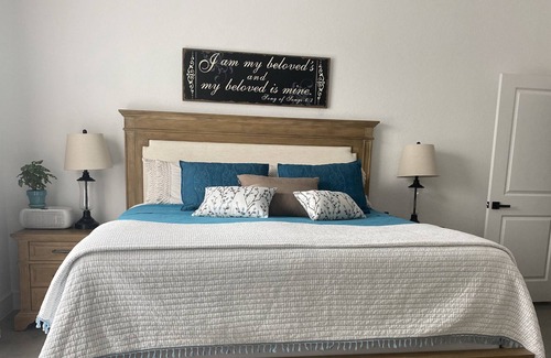 Bergheim House | Quiet modern farmhouse, heart Texas Hill Country, min from the Guadalupe River..
