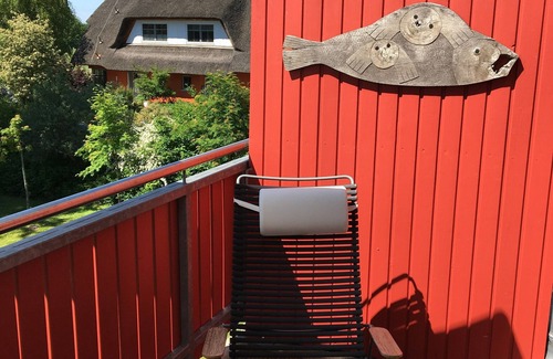 Wieck auf dem Darss Apartment | Quiet, modern furnished apartment with balcony in thatched roof house