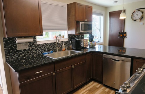 Westside Norwich House | Quiet, Modern Gem K & Q Beds Less Than 2 Miles To Mohegan Sun Casino