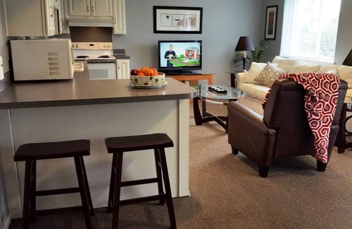 Puyallup Apartment | Quiet Nature Abounds at this Luxurious Apartment
