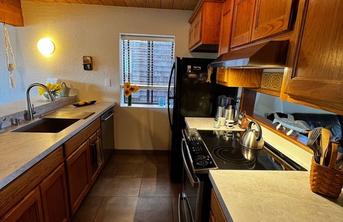 Seabright House | Quiet Neighborhood Townhouse, 4 Blocks To Seabright Beach, Santa Cruz Boardwalk