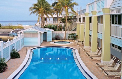 Holmes Beach Resort | Quiet Oceanfront Resort located on Anna Maria Island May 3- May 10, 2025