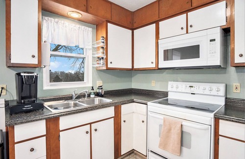 North Central Omaha House | Quiet Parkside Home with Gym & Dedicated Office. Central Location.