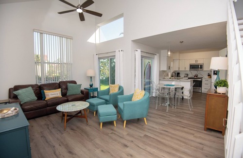 Isla del Sol House | Quiet Private Retreat | Walk to Beaches & Nature