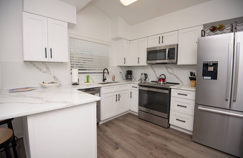 Isla del Sol House | Quiet Private Retreat | Walk to Beaches & Nature